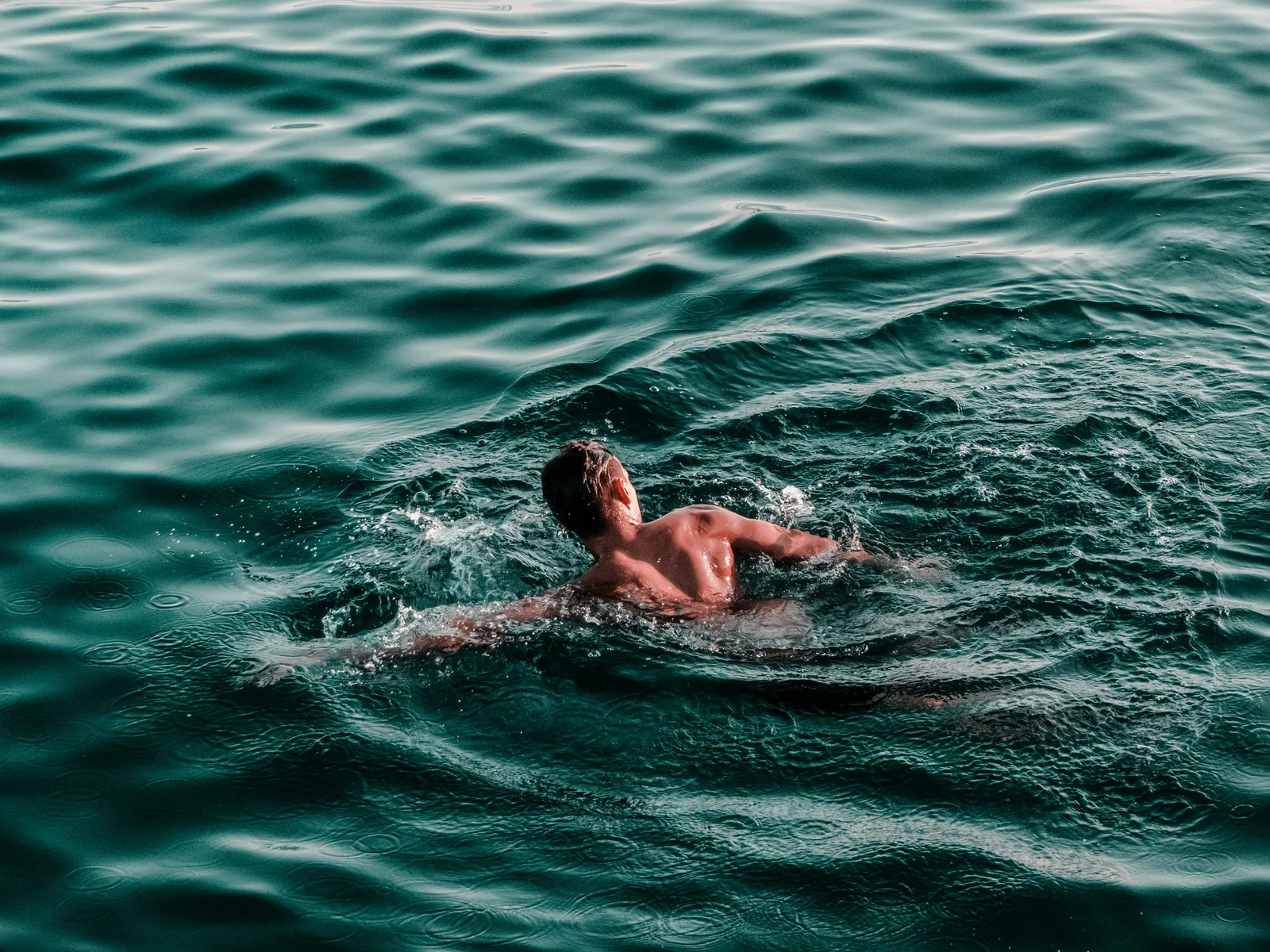Managing Pain in Summer: Heat, Hydration and Staying Comfortable
